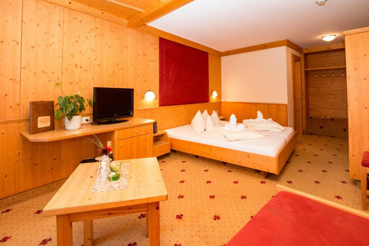 Familienhotel Alpina All Inklusive Wenns Exteriör bild